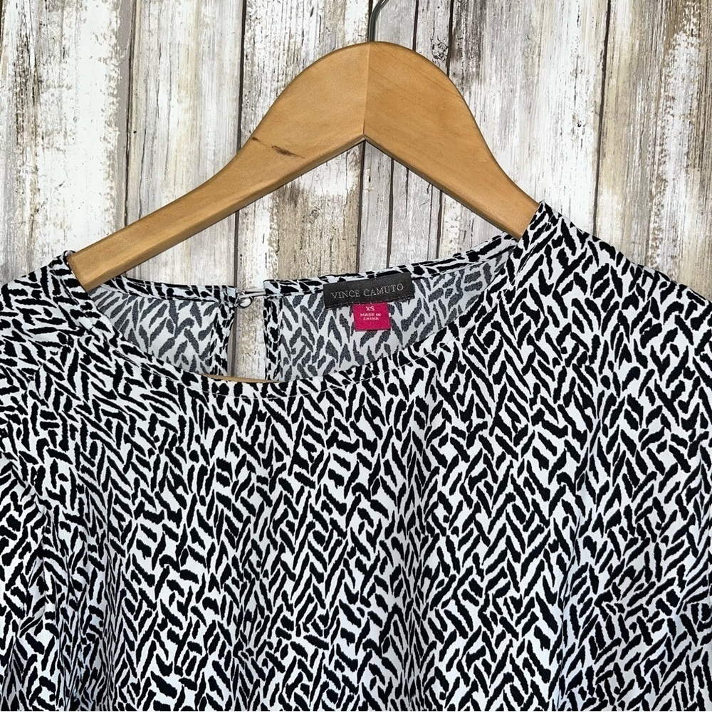 Vince Camuto 3/4 Sleeve Bubble Tie Front Printed Blouse - Picture 6 of 7